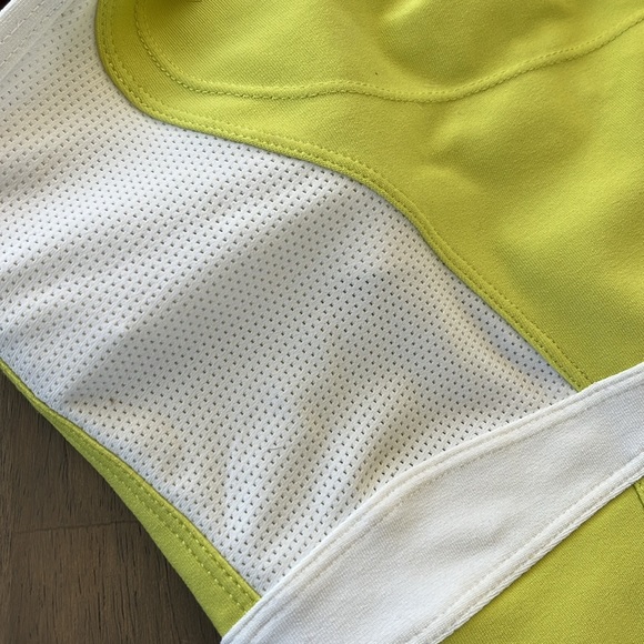 Nike DriFit Tank with Built-in Bra size Small - Picture 5 of 5